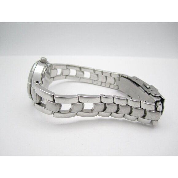 Women Relic Wet Quartz WR Analog 25mm Round Watch (H765) "New Battery" - Picture 10 of 10